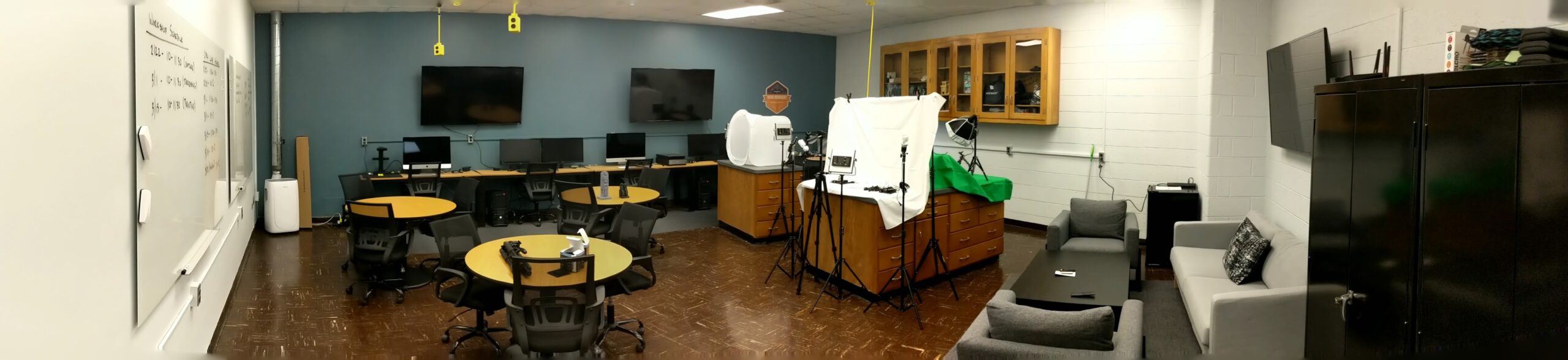 photo of the digital imaging lab